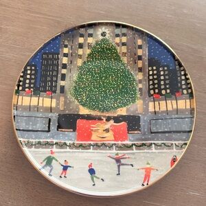Anthropologie "A New York Holiday" 8.25" Salad/Dessert Plate Rockefeller Center